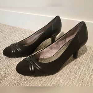 Life Stride Black Pascal Pumps Size 7.5
